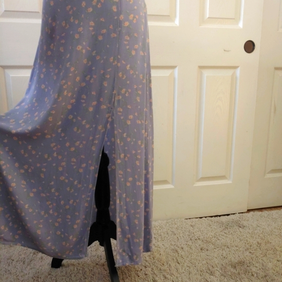 American Eagle Floral Pale Lavender Maxi Skirt With Slit Women's Size Medium - Picture 2 of 6